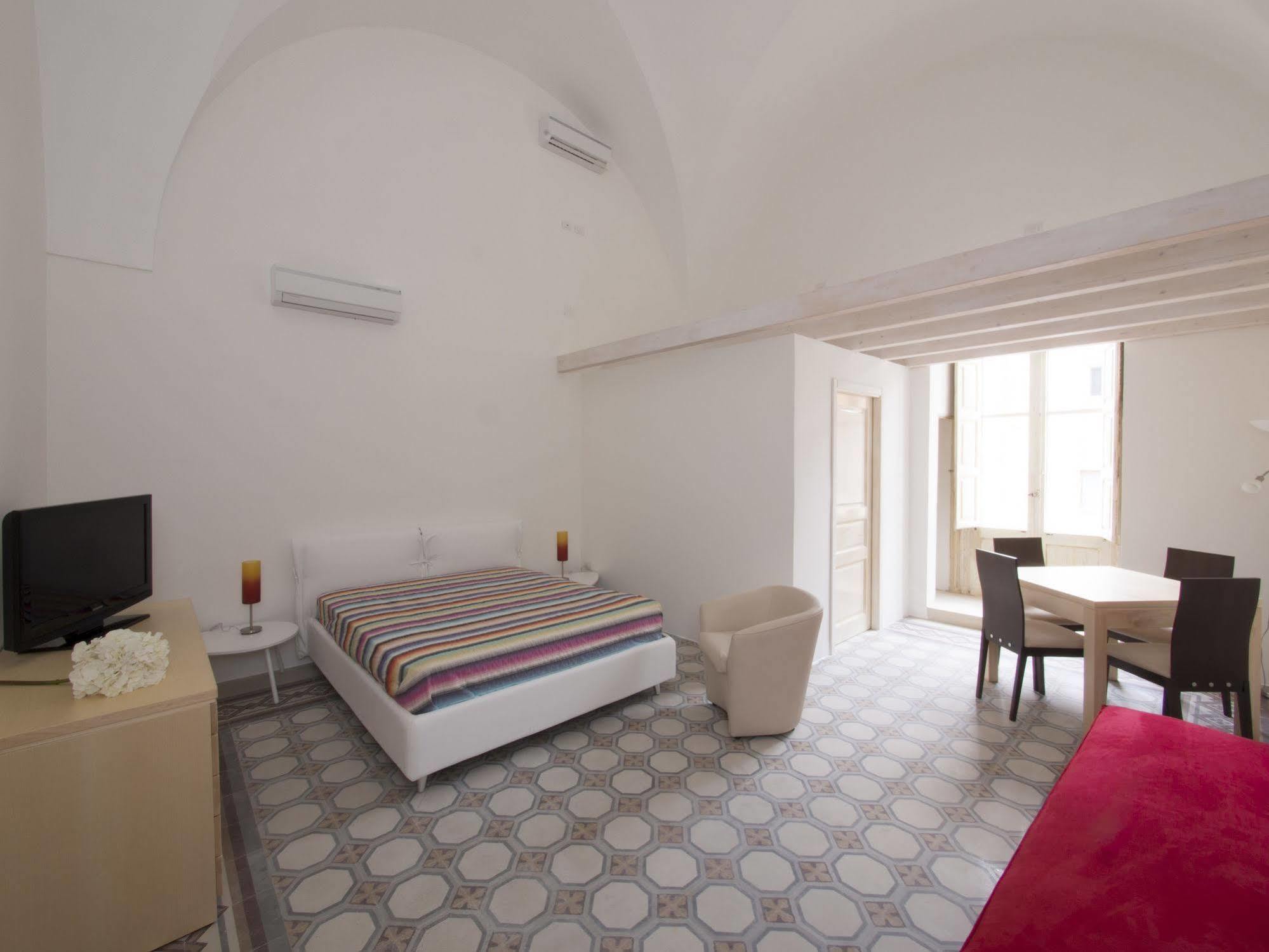 Relais Carlo V - Palazzo Storico Acomodação com café da manhã Gallipoli Exterior foto