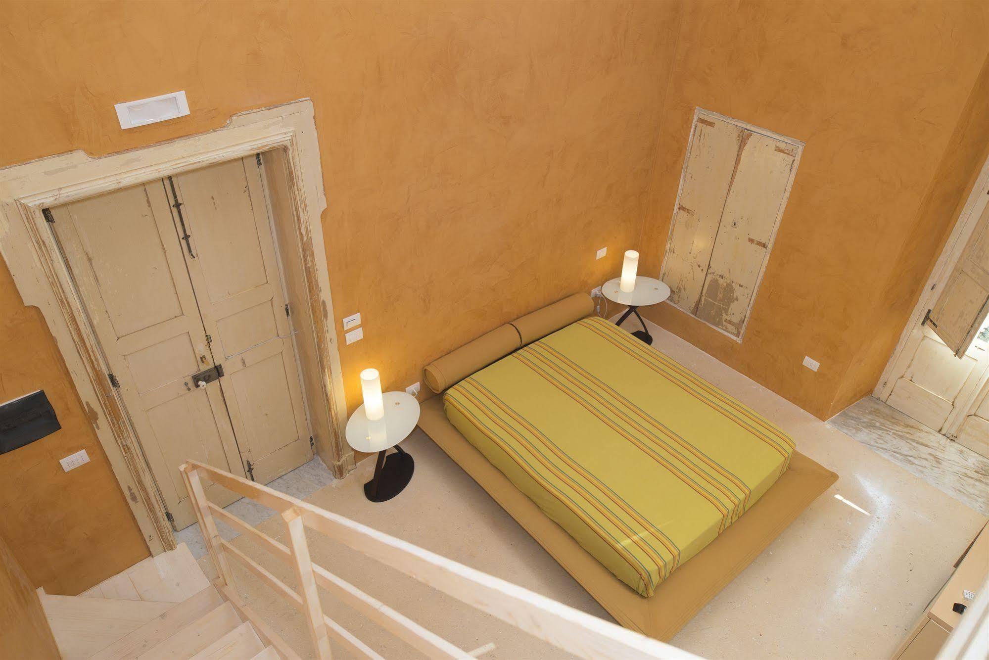 Relais Carlo V - Palazzo Storico Acomodação com café da manhã Gallipoli Exterior foto